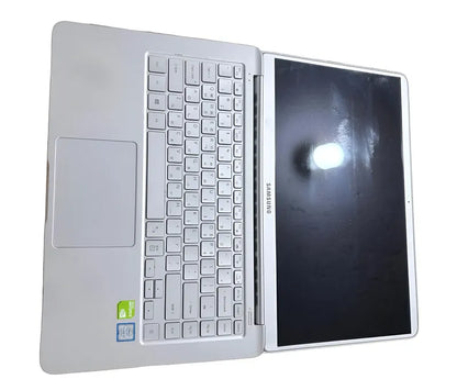 Samsung Notebook Nt900x5t I7 8va 16gb Ram 512gb Ssd Win 11 Plateado (Reacondicionado)